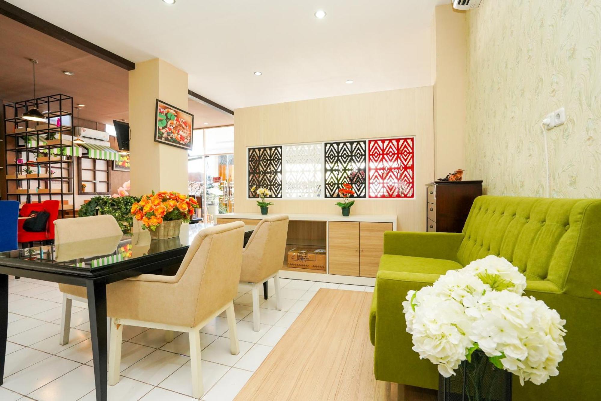 Hotel O Near Town Square Formerly Kupang Gunung